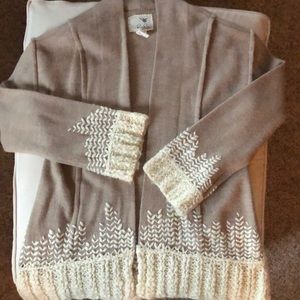 Modern open cardigan with stitching detail